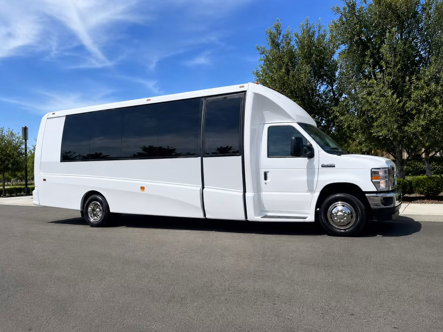 15 passenger minibus